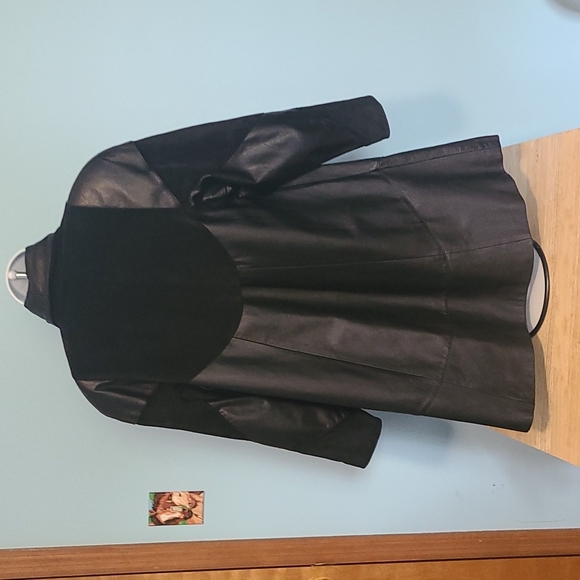 Like New Leather Trench Coat - Picture 5 of 11